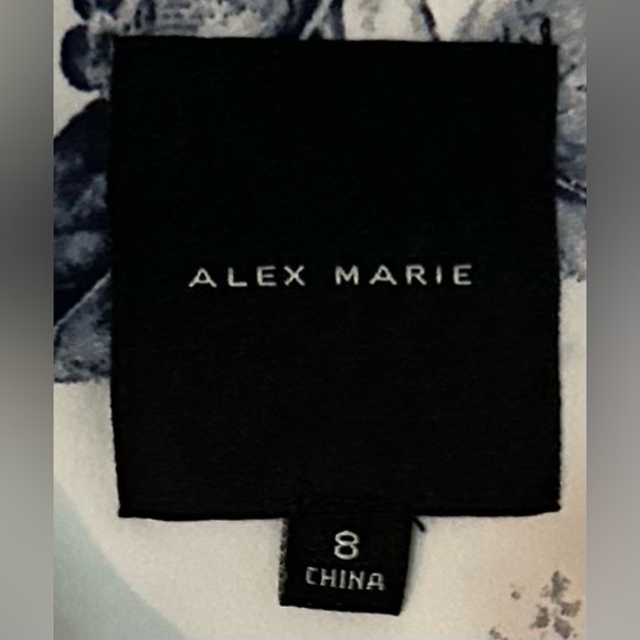 Alex Marie Sleeveless Juniper Cropped Wide Slit-Leg Floral Crepe Jumpsuit - Picture 4 of 8